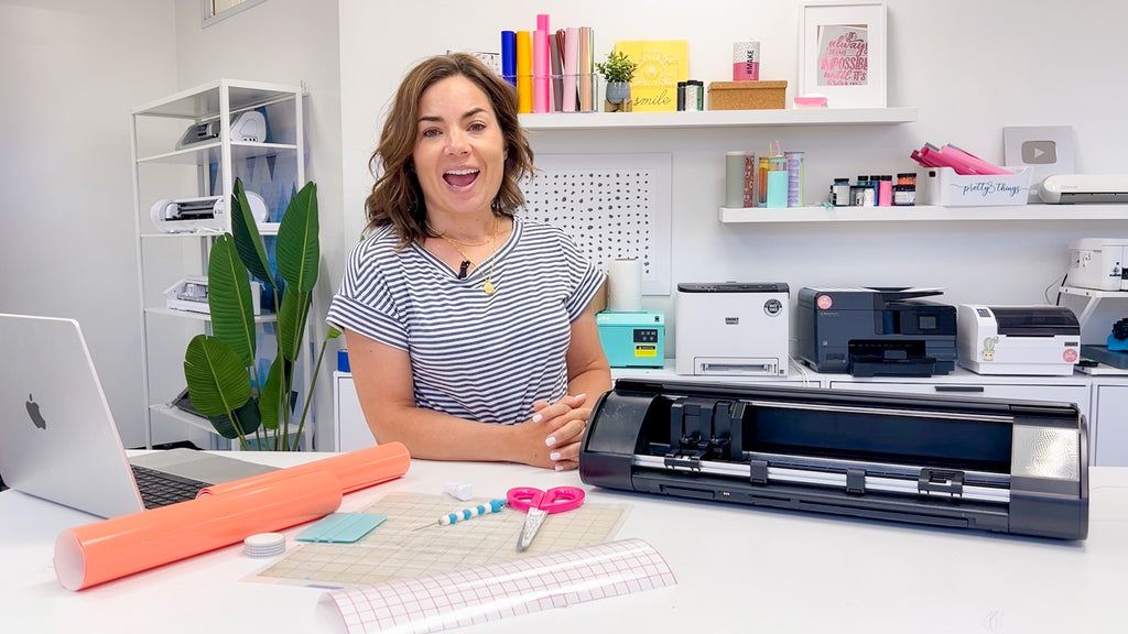 Beginner Video: First Vinyl Cut With Silhouette Cameo 5 - Silhouette U